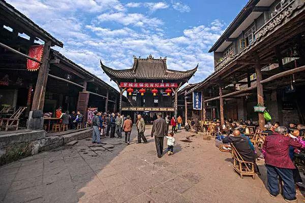 第一次带女朋友回家见家人，男生该做些什么？